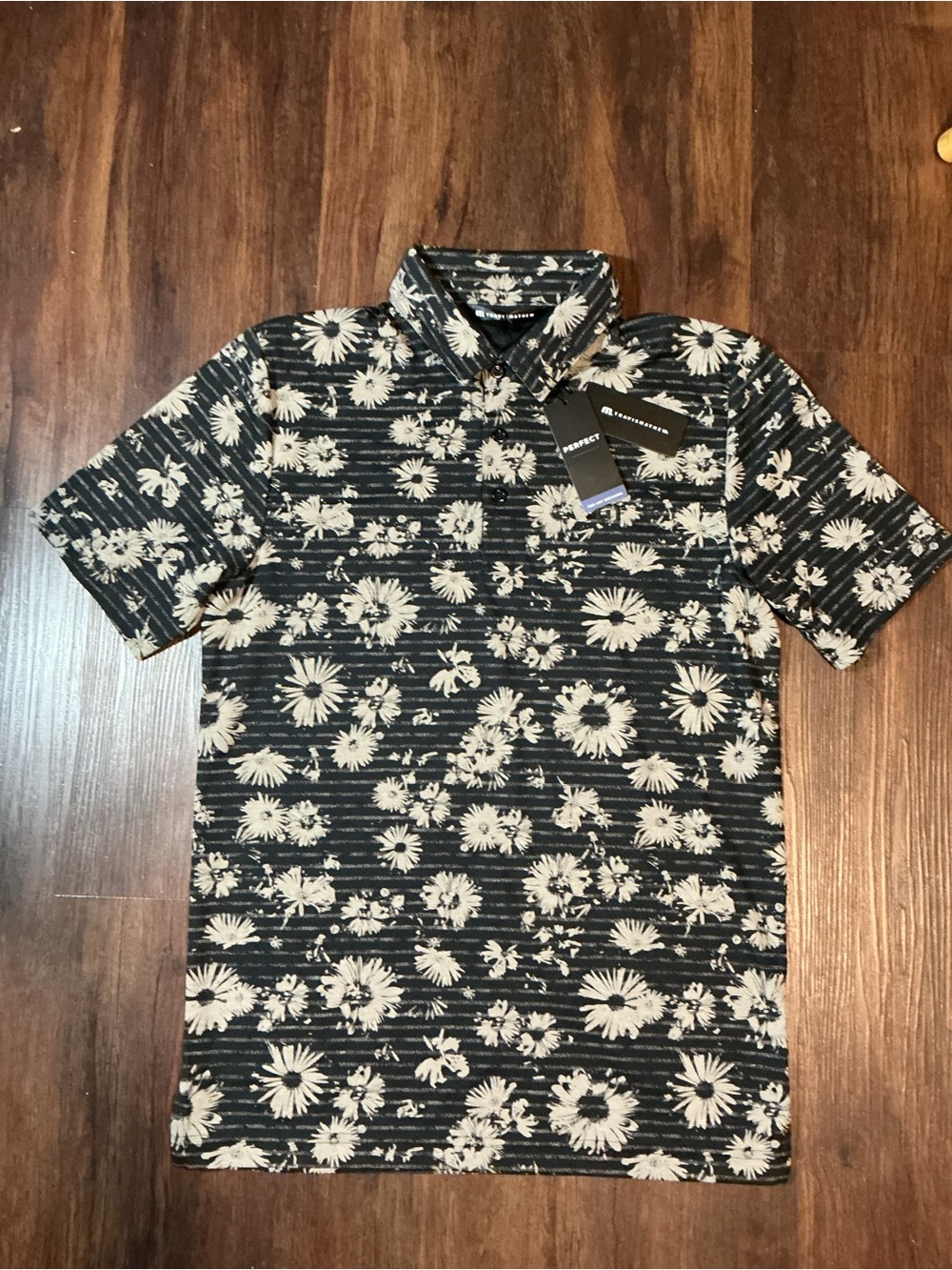 Travis Mathew ‘Shaded Grove’ Polo ‘Perfect’ collection NWT Small
